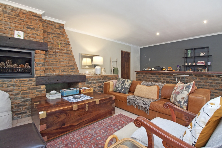 4 Bedroom Property for Sale in Sunnydale Western Cape